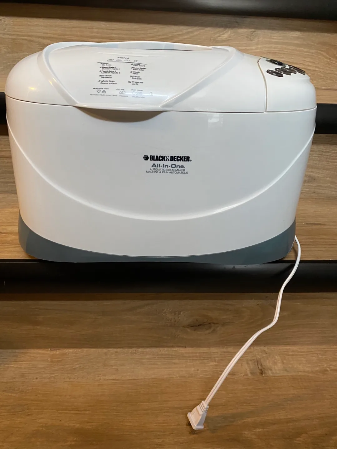 Black & Decker All-In-One Horizontal Deluxe Breadmaker image indicator(2)