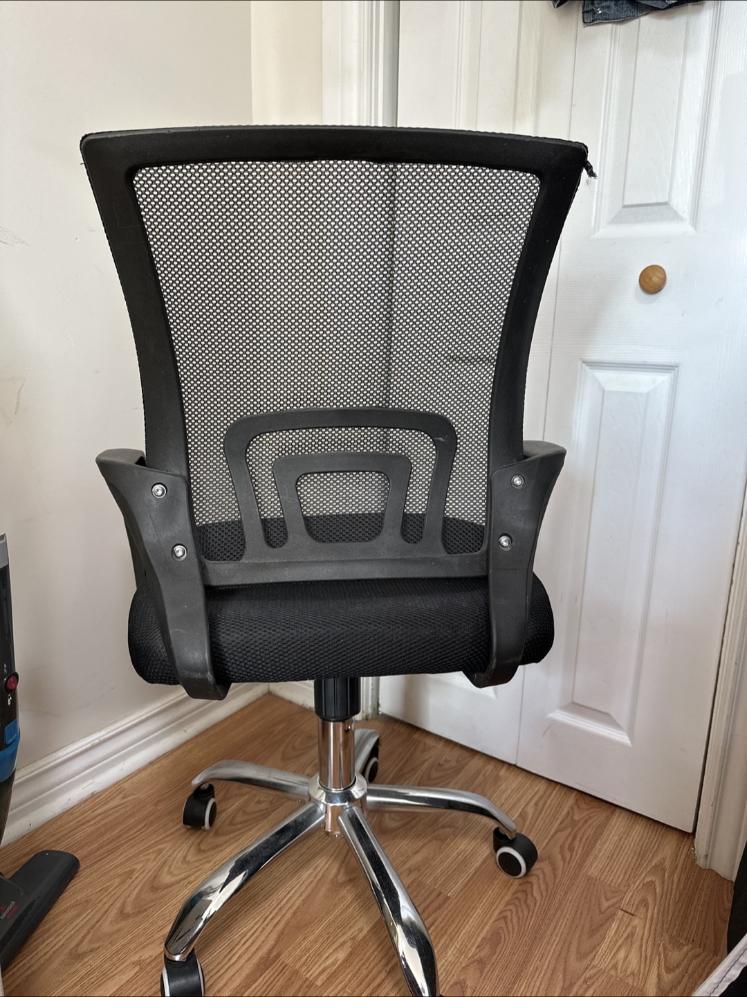 Black Mesh Office Chair - photo 3