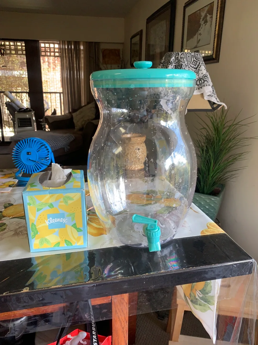 Beverage Dispenser with Spigot thumbnail