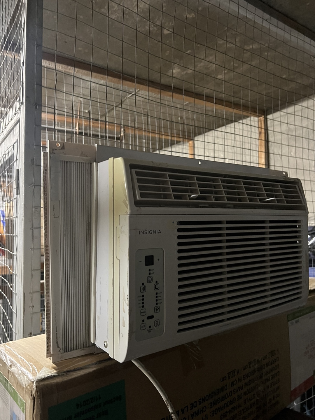 Insignia 6000 BTU Window Air Conditioner - photo 5