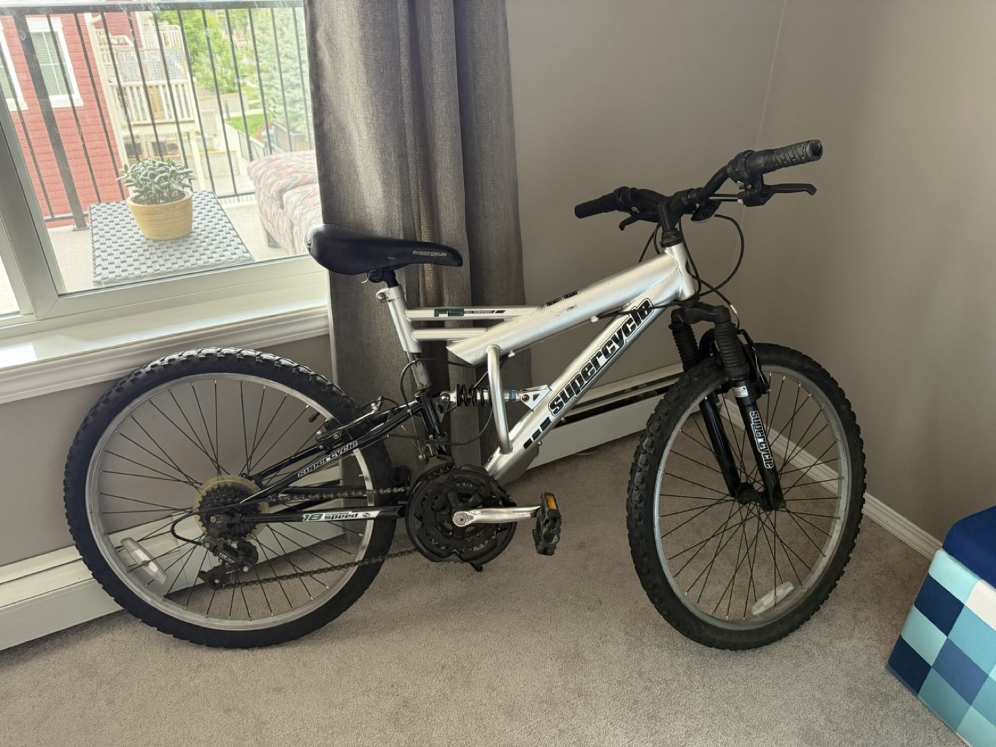 Bicycle Supercycle 18-Speed Mountain Bike