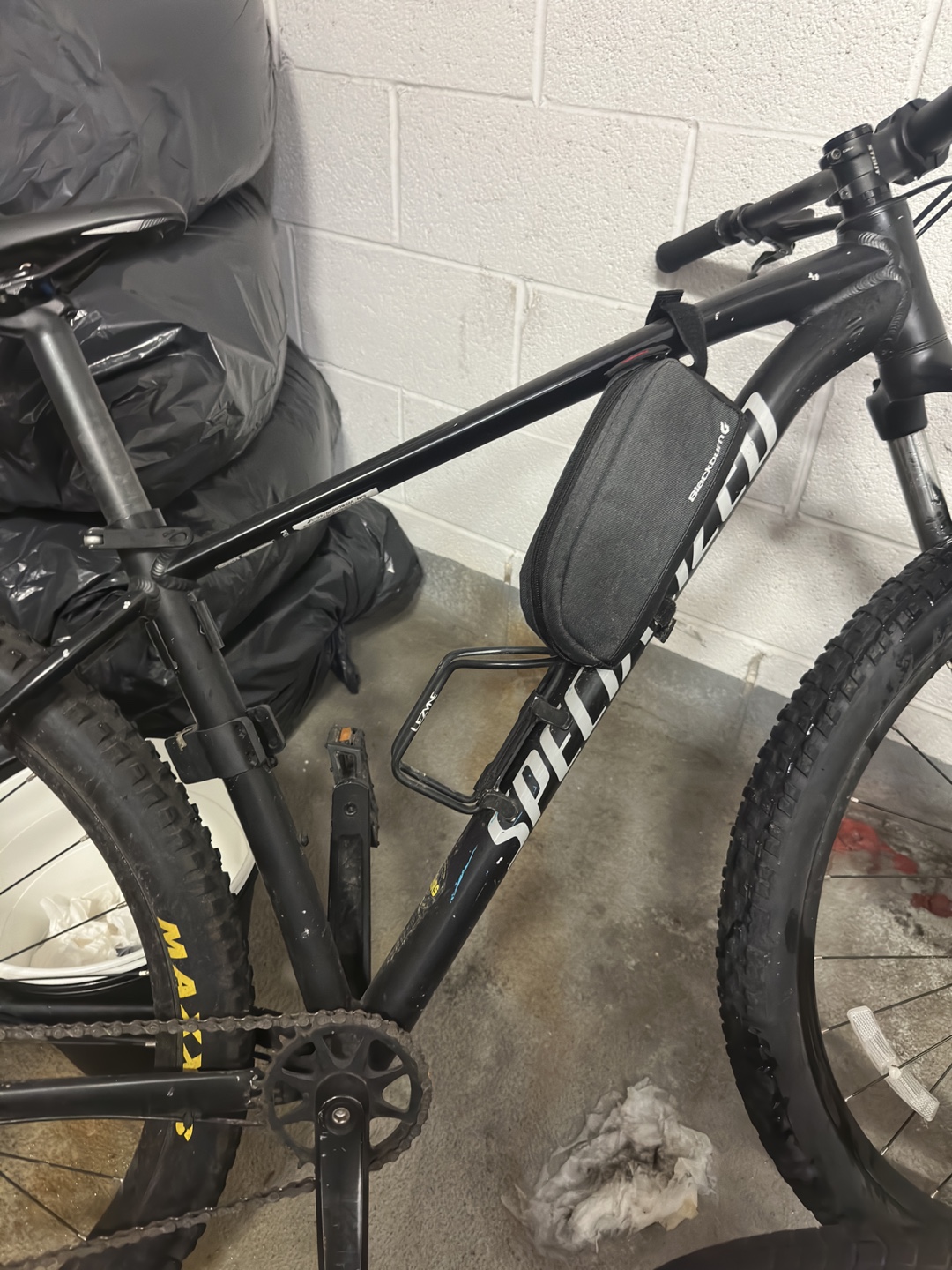 Specialized Mountain Bike - Black - photo 4