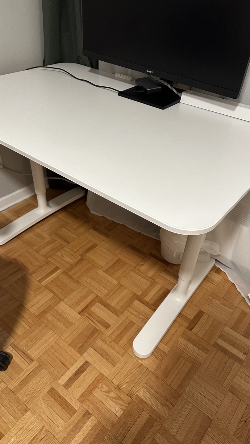 White IKEA Bekant Desk - photo 2