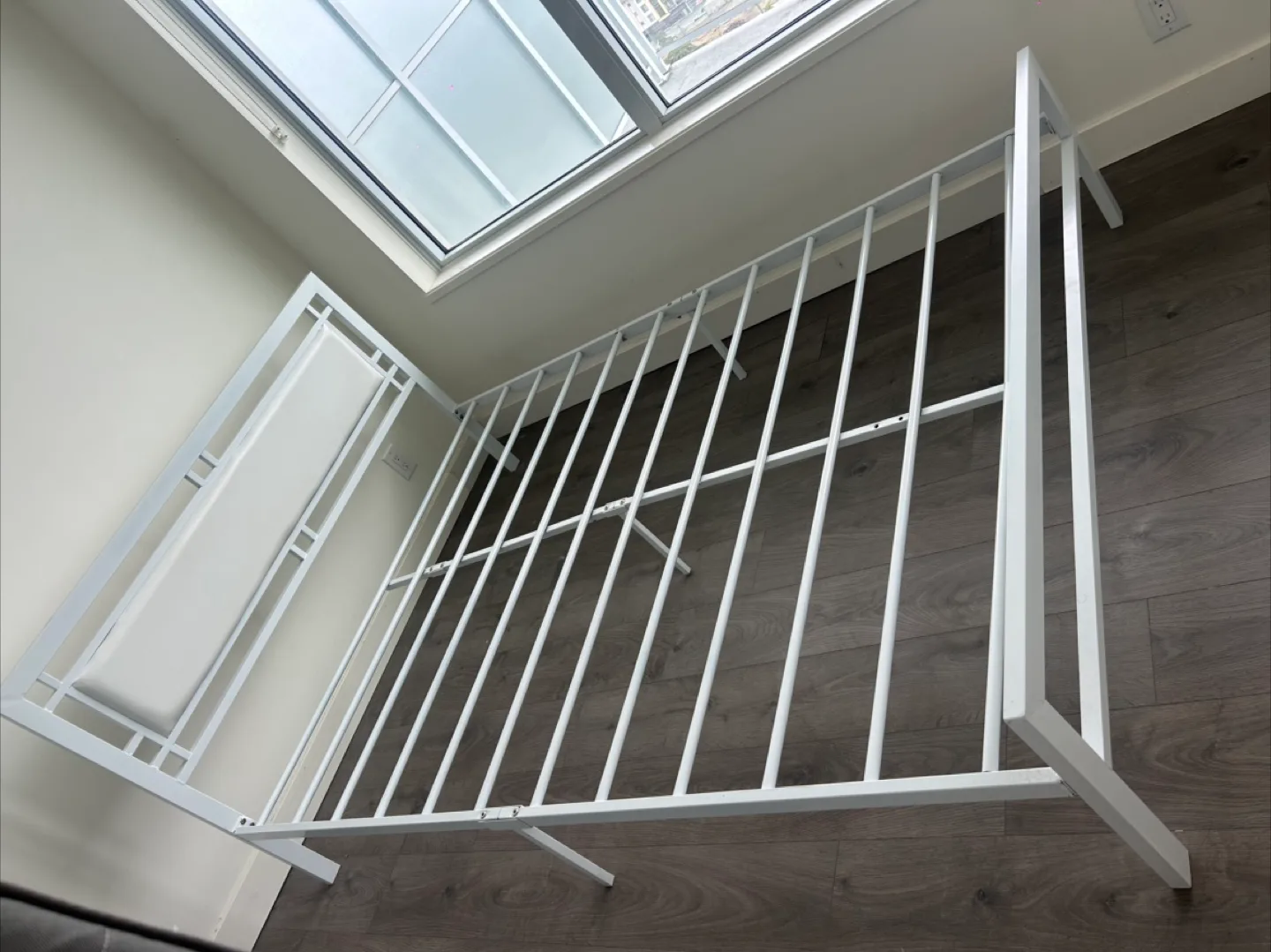 White Metal Bed Frame image indicator(2)