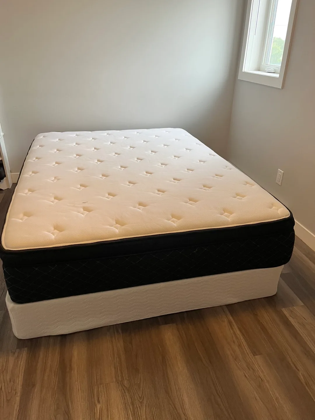 Queen Size Mattress thumbnail
