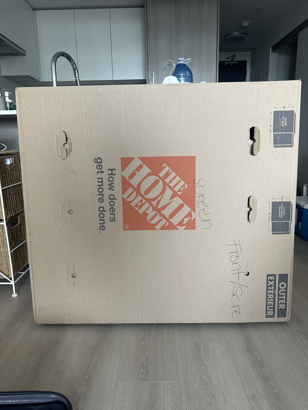 Large Adjustable TV/Picture Moving Box - photo 2