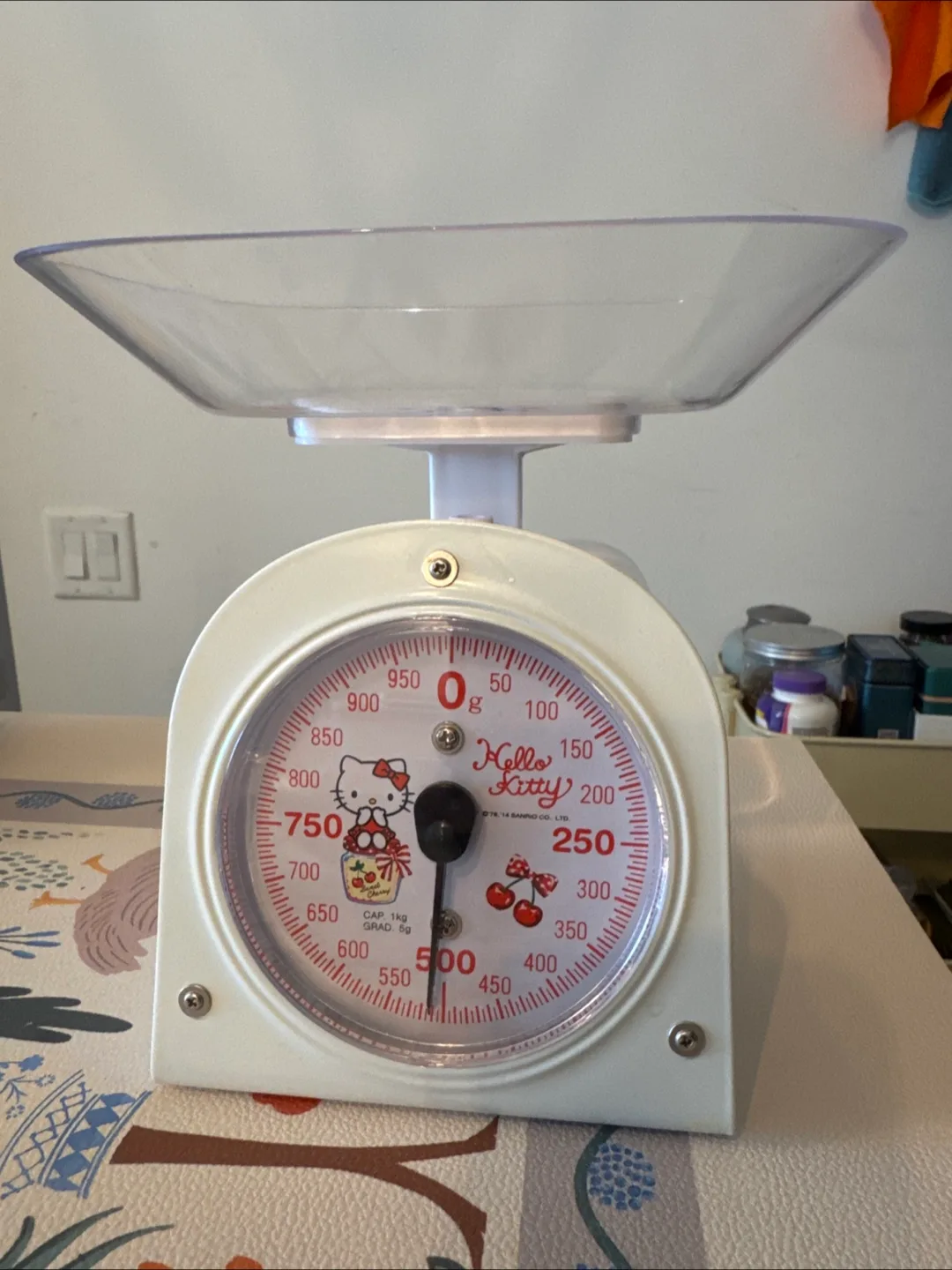 Hello Kitty Kitchen Scale thumbnail