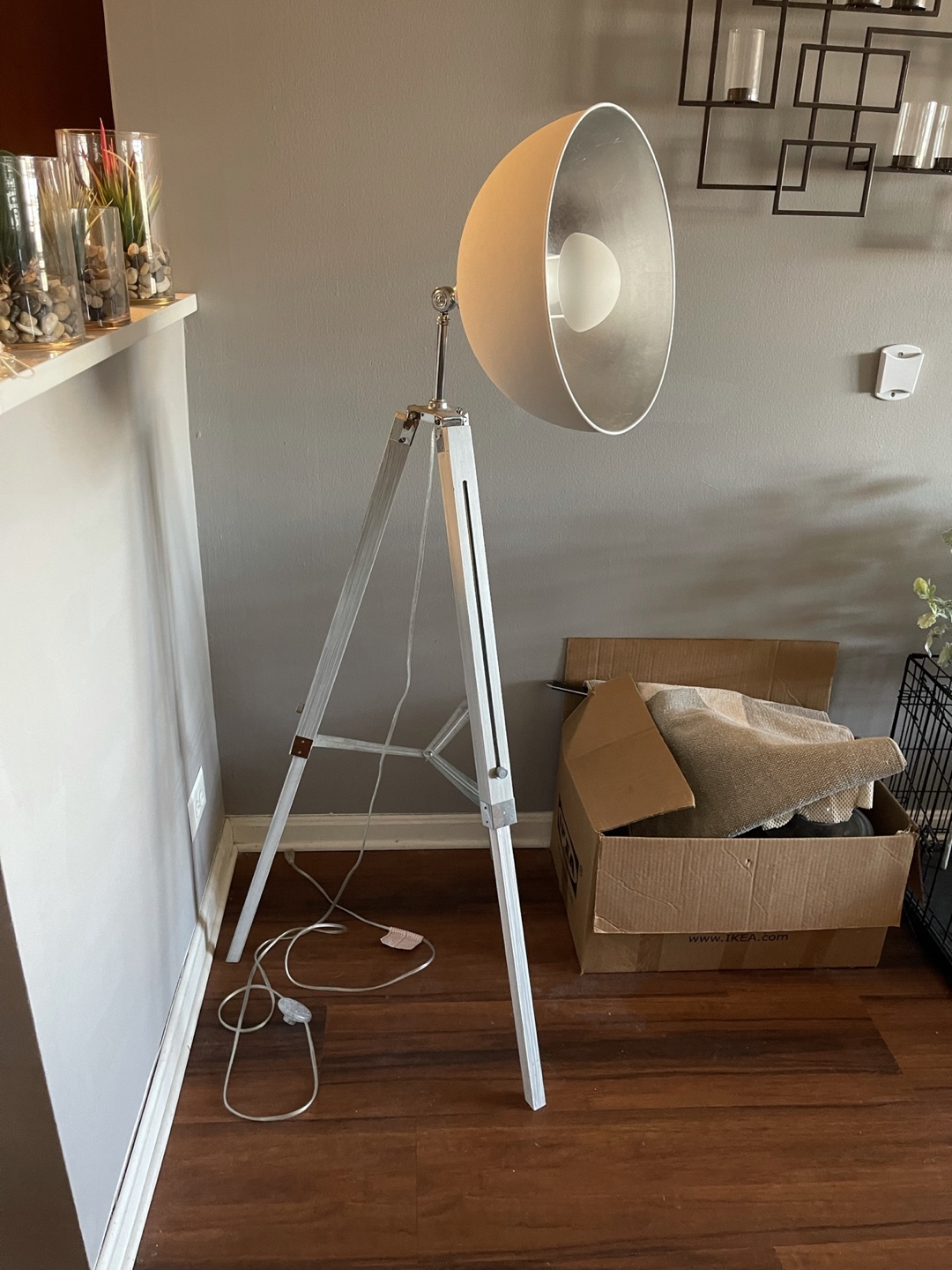 White Tripod Studio Lamp MINT CONDITION - photo 2