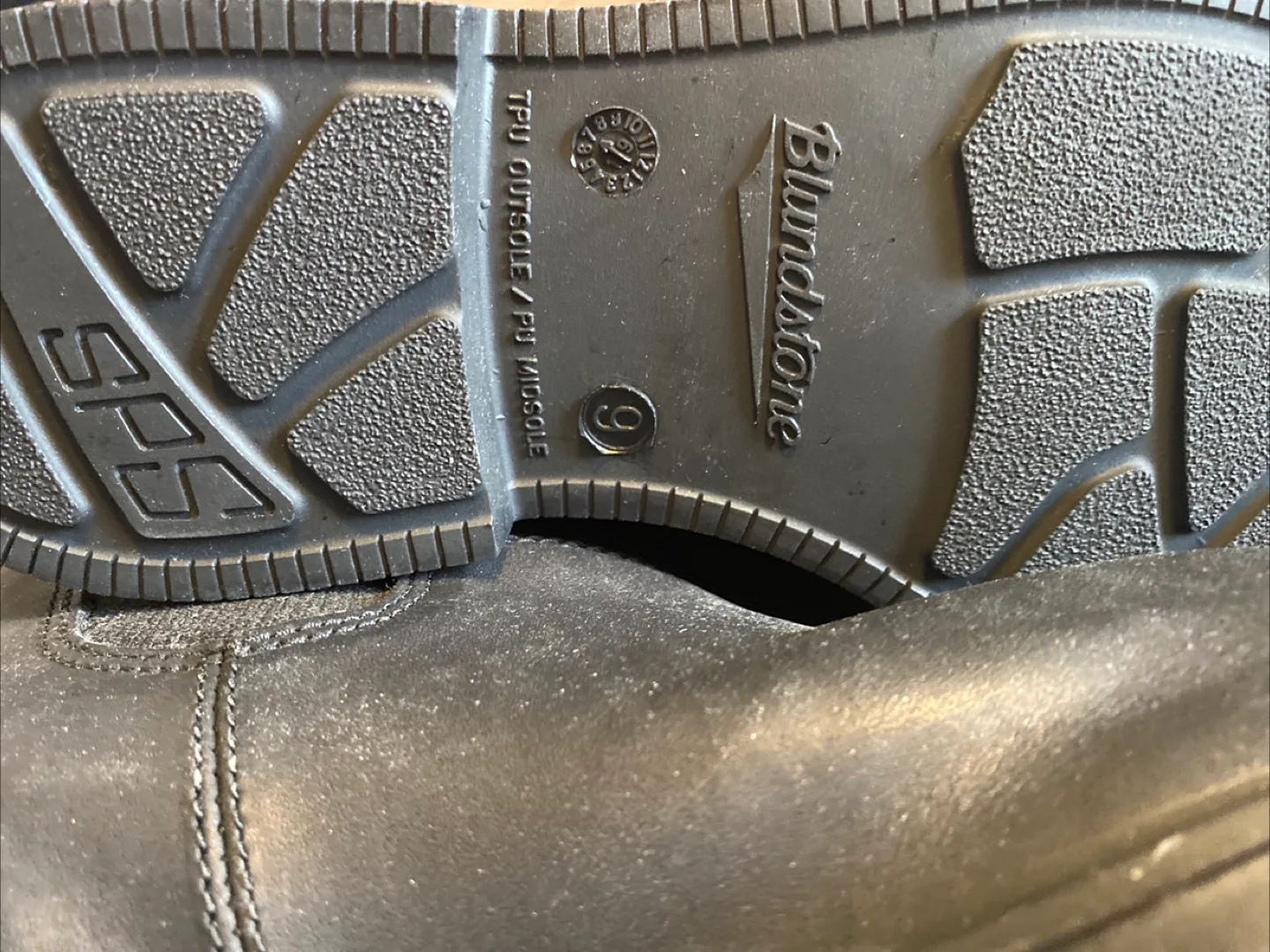 Blundstone 500 Chelsea Boots - Size 9 image indicator(4)