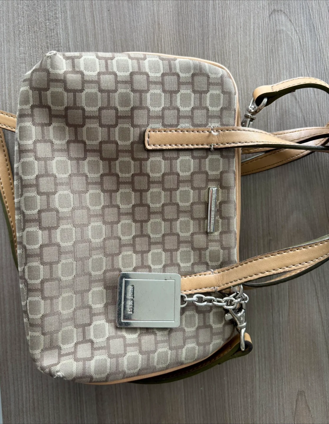 Nine West crossbody handbag image indicator(3)