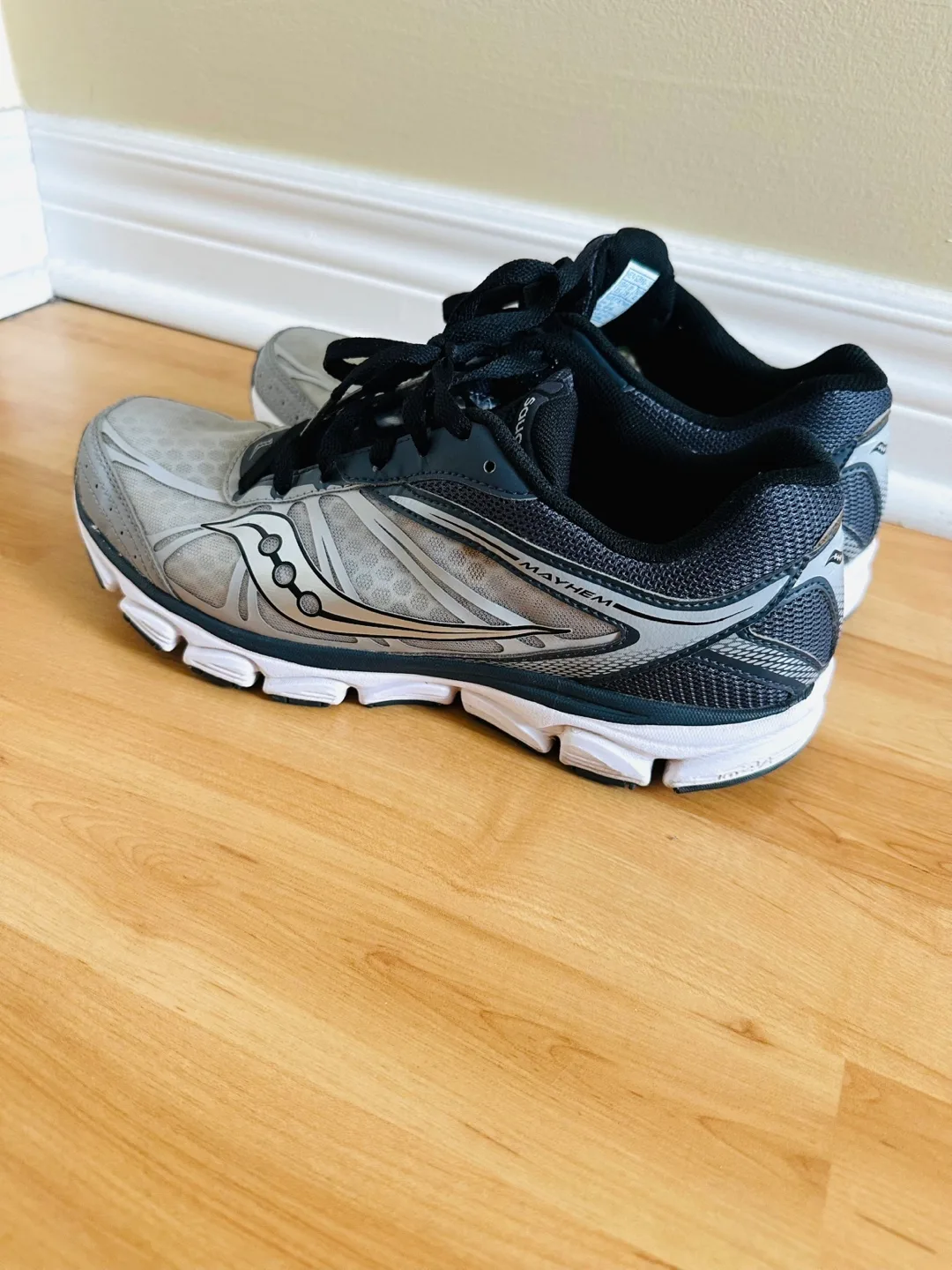 Saucony Mayhem Running Shoes - Men's US 8.5 image indicator(3)