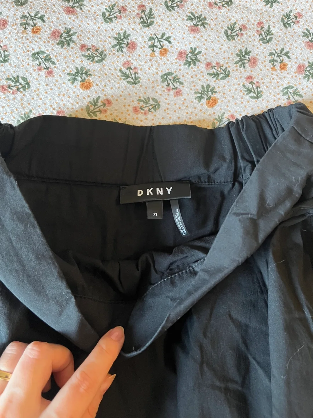 DKNY Black Midi Skirt - Size XS thumbnail
