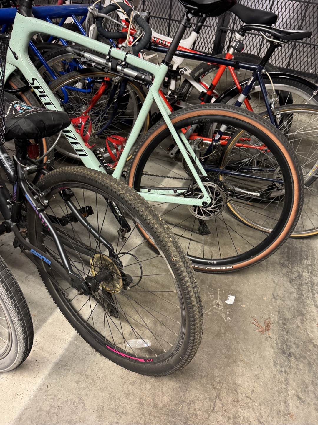 Women Mountain Bike - size small - photo 3