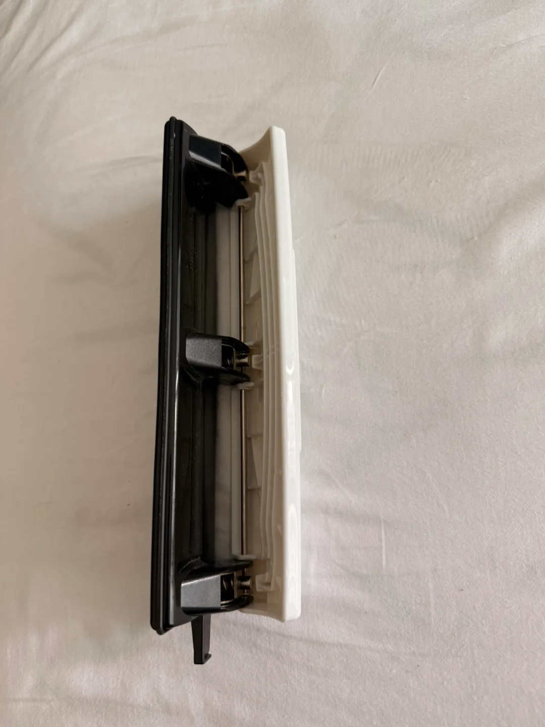 Buffalo Hole Punch - White image indicator(3)