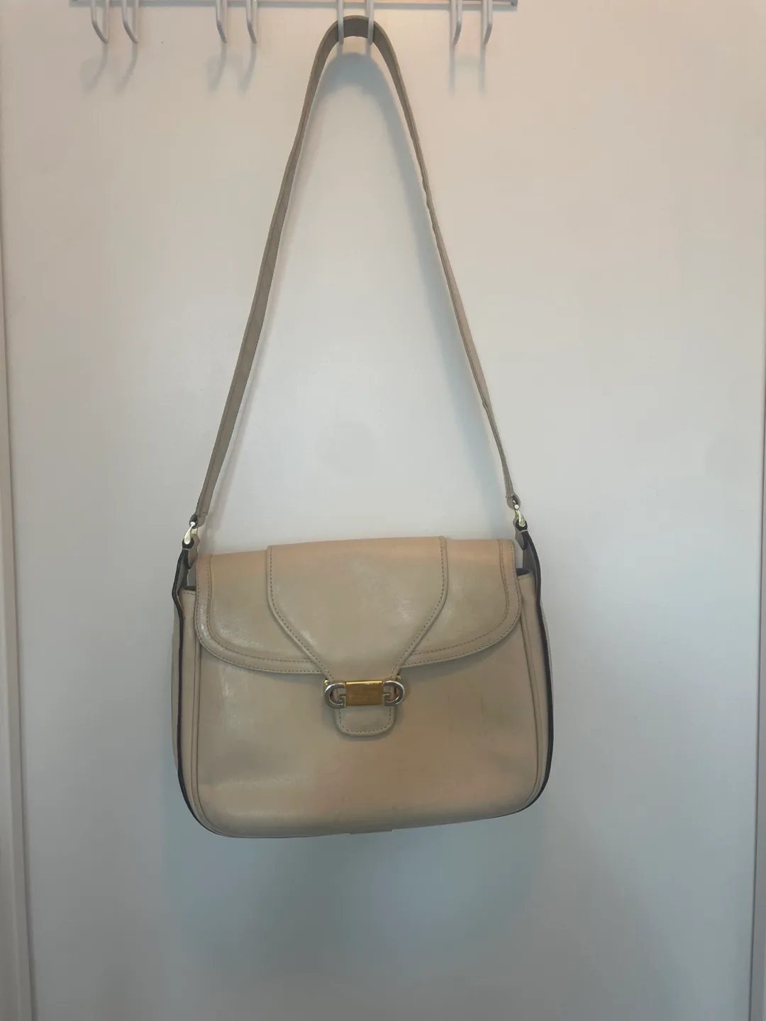 Authentic Vintage Gucci White/Cream Shoulder Bag thumbnail
