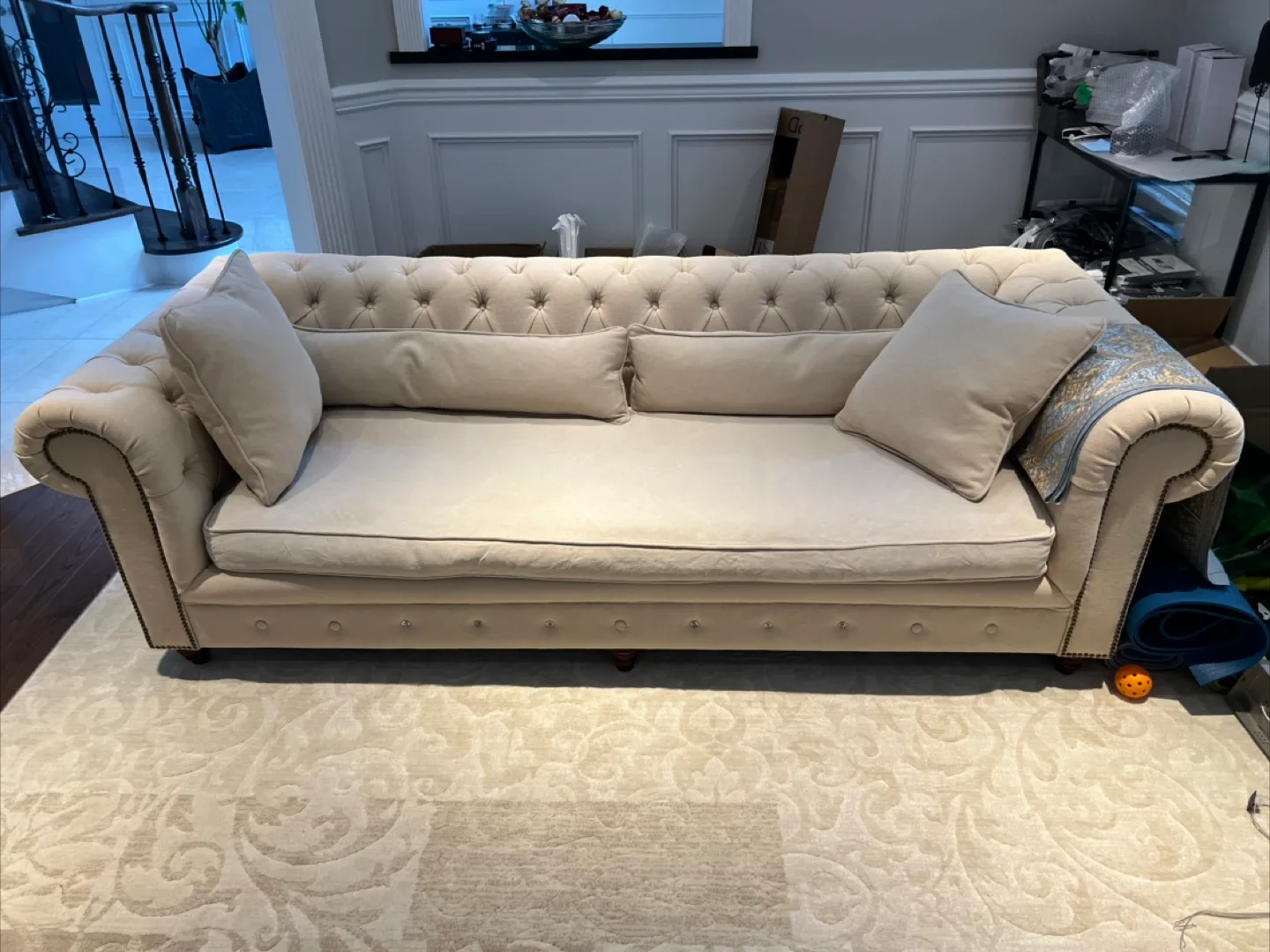 Beige Chesterfield Sofa image indicator(2)