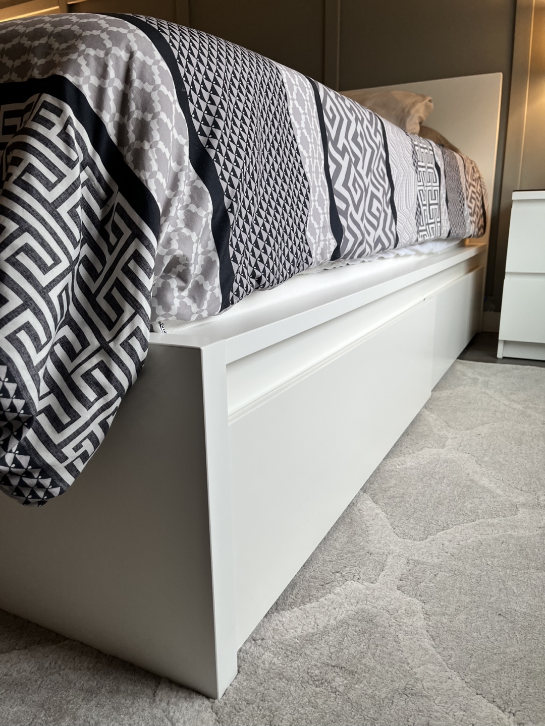 White King Size IKEA Malm Bed Frame with 4 Drawers - photo 4