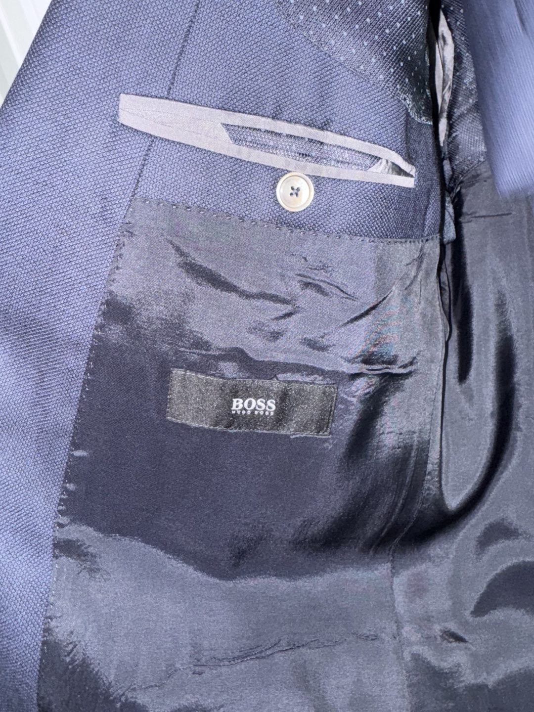 Hugo Boss Navy Suit - Size 44L - photo 2