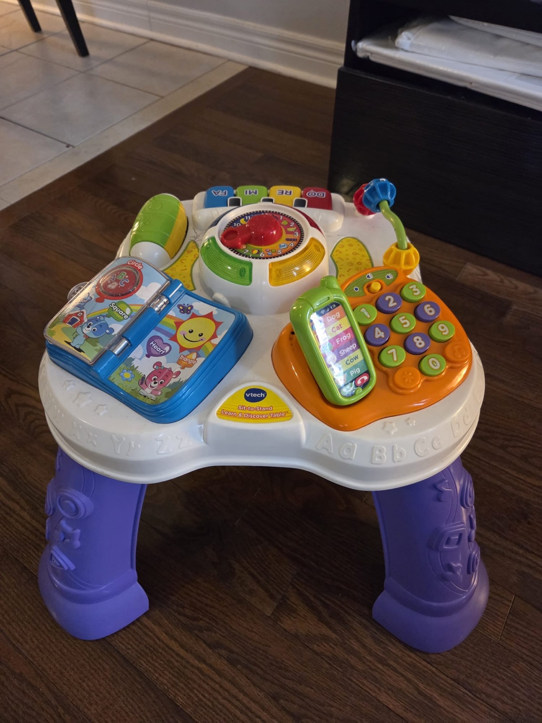 VTech Sit-to-Stand Learn & Discover Table