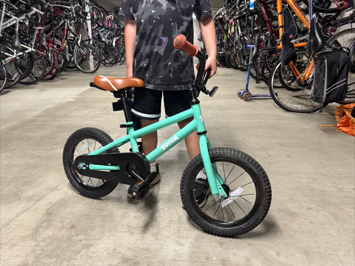 Totem 14 inch Kids Bike - Mint Green thumbnail