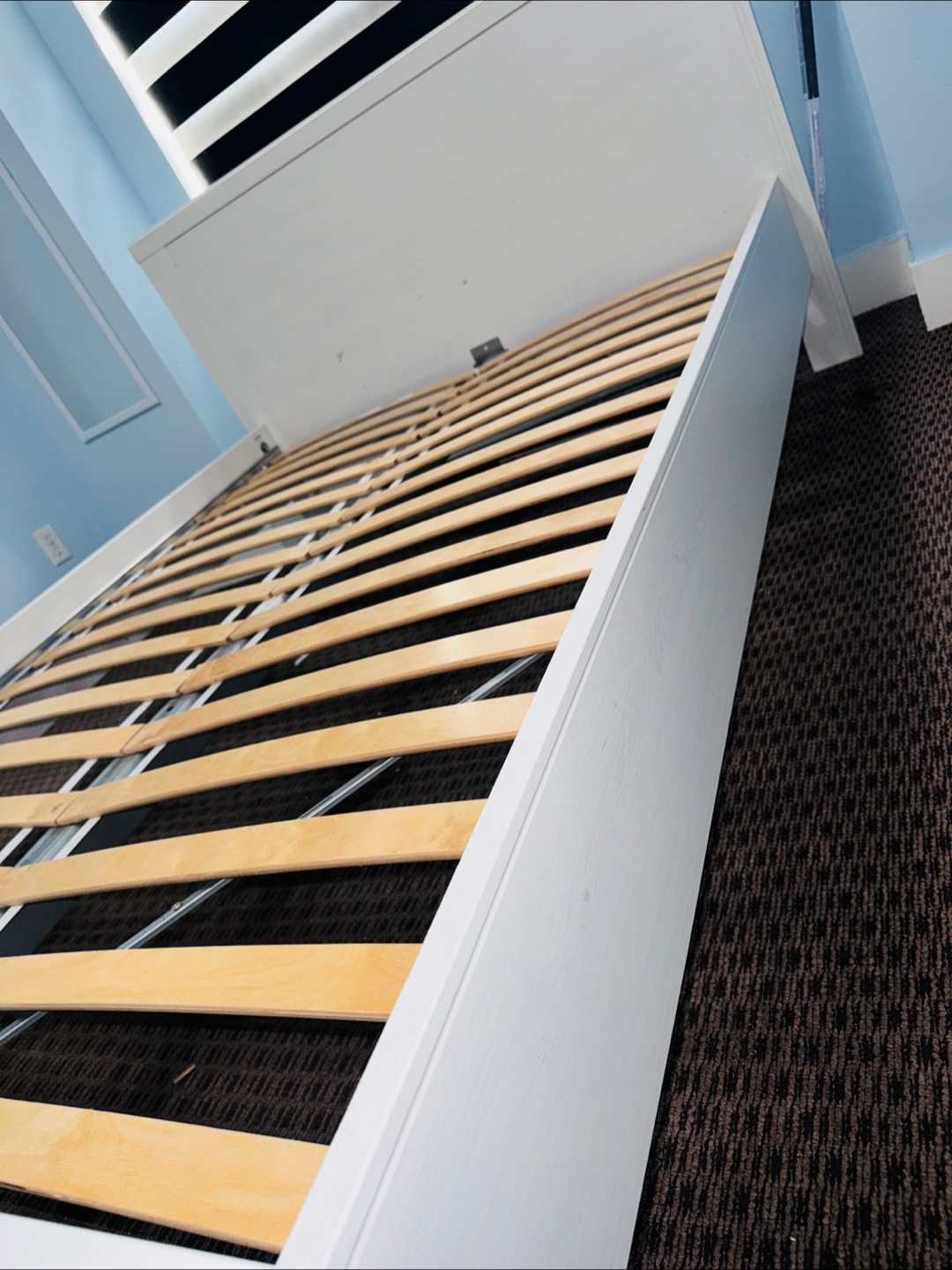 White Double size Bed Frame with mattress free ,like new - photo 4