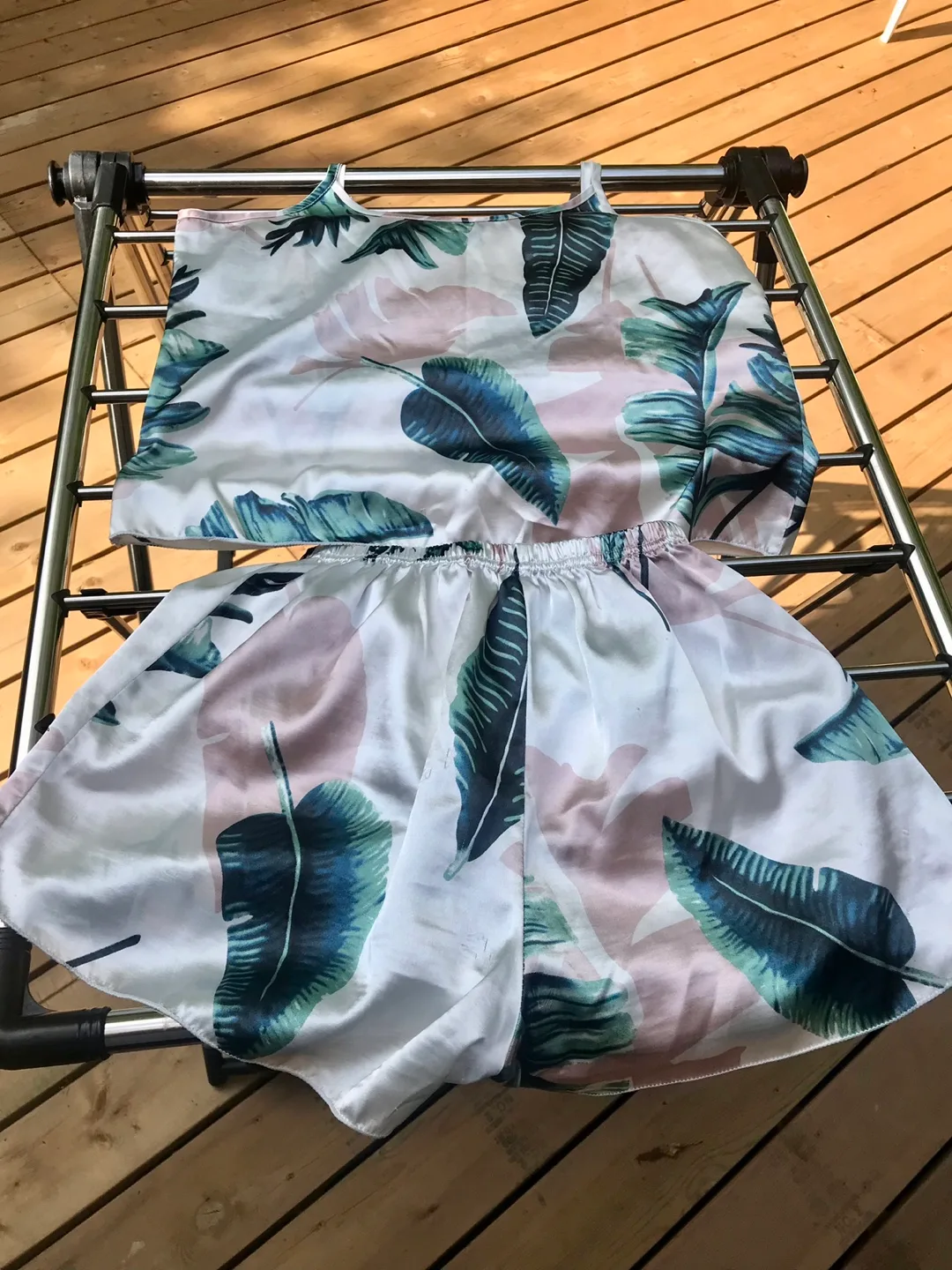 Leaf Print Pajama Set image indicator(2)