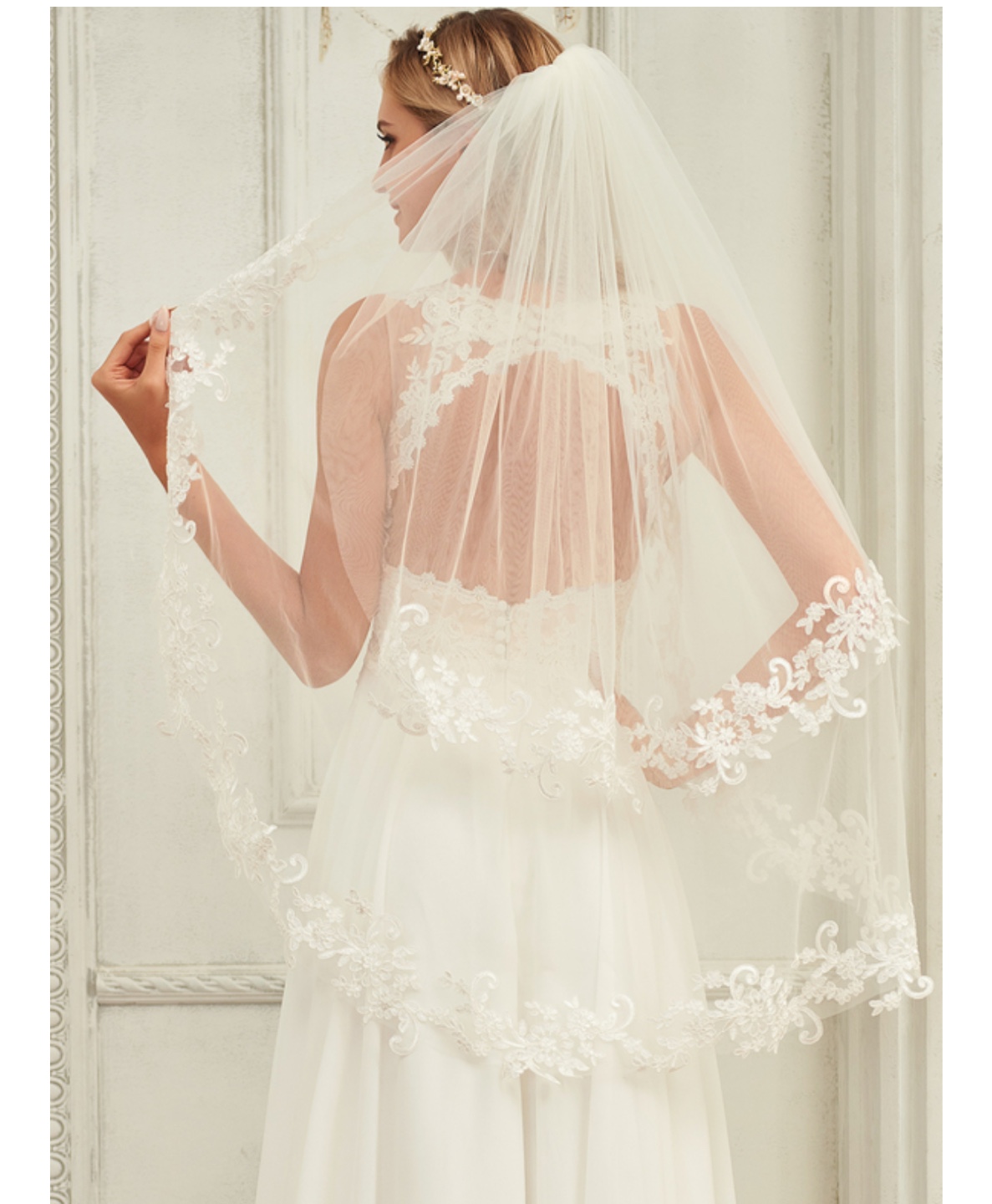 Bridal Veil with Lace Trim