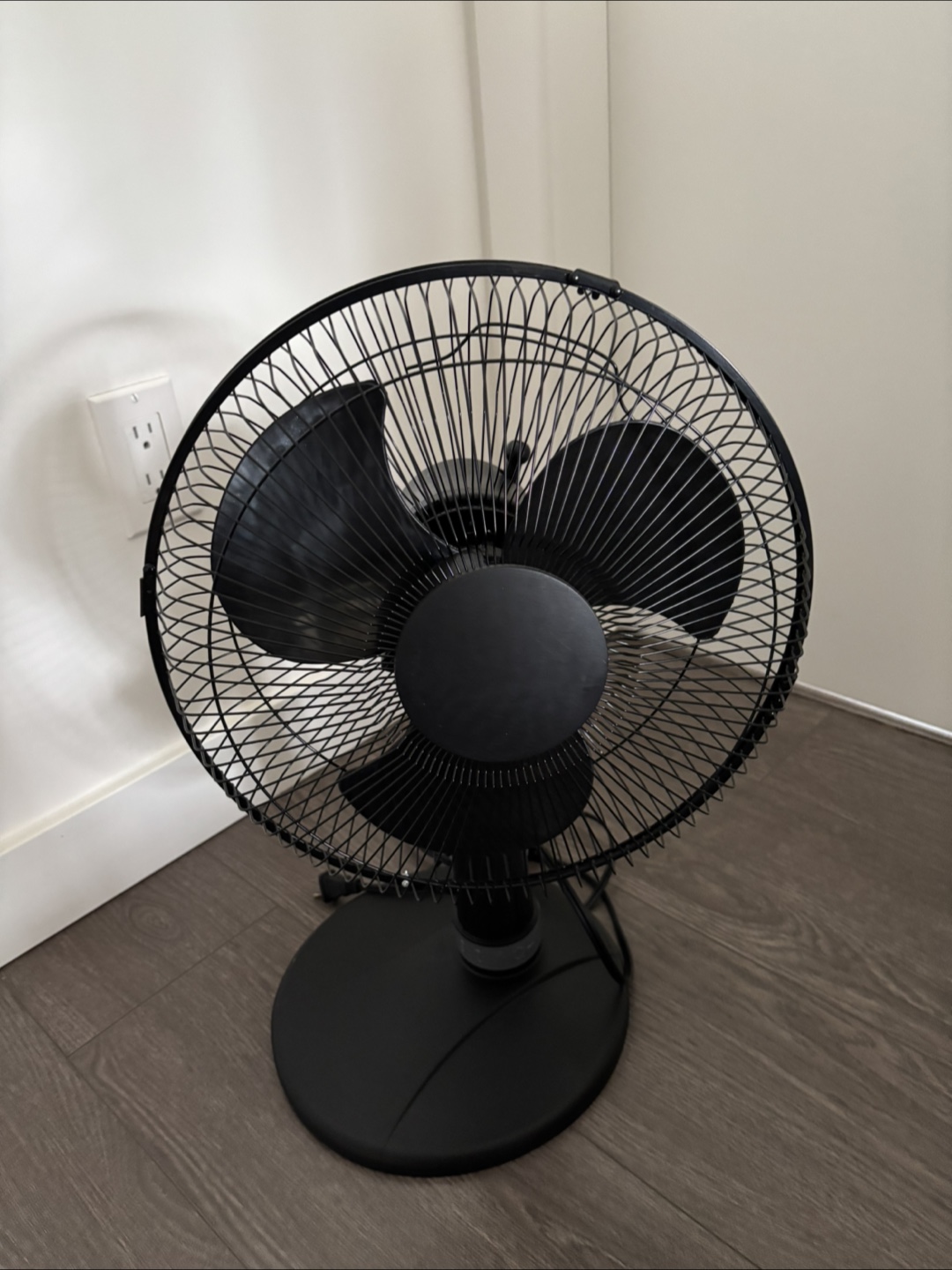 Black Table Fan - photo 2