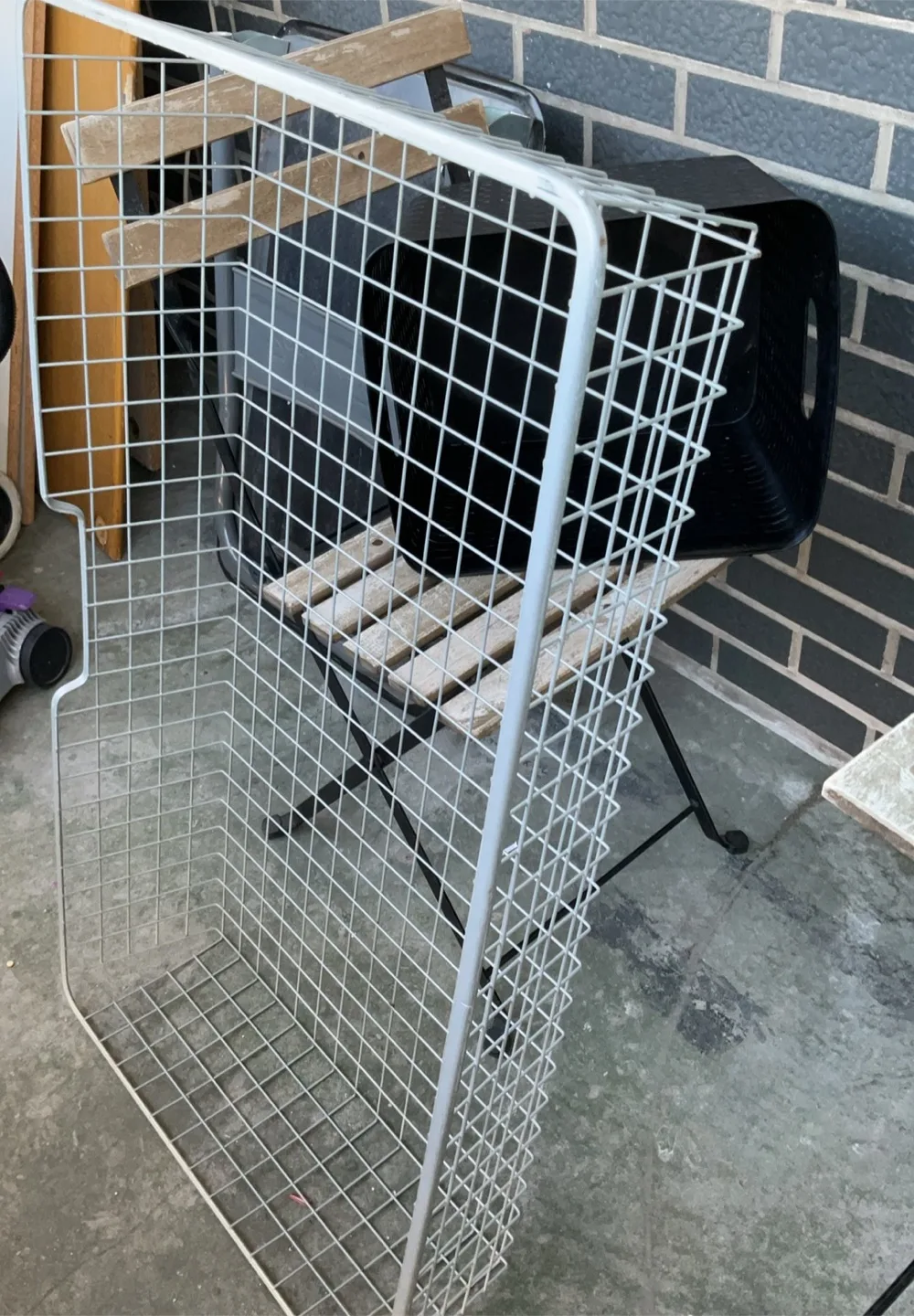 White Wire Storage Basket thumbnail