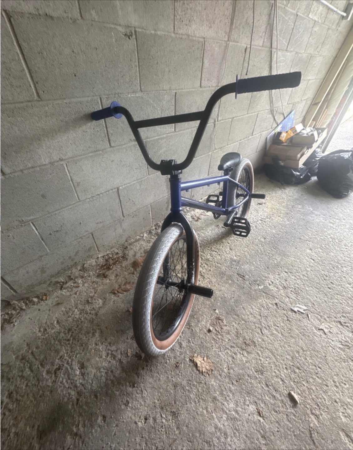 Custom BMX Bike new tires, grips and pegs - photo 3