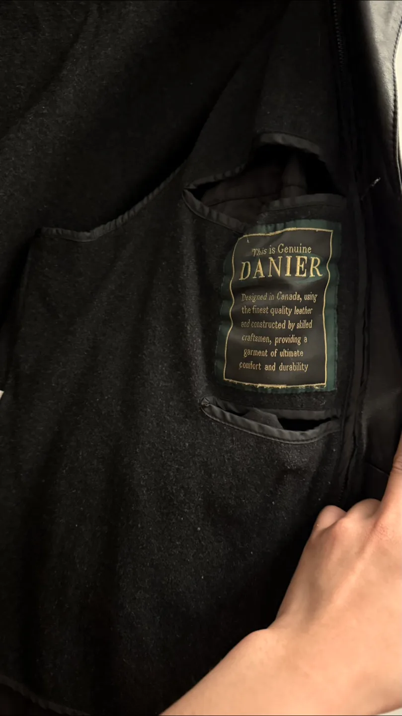 Danier Canada Black Leather Jacket image indicator(4)