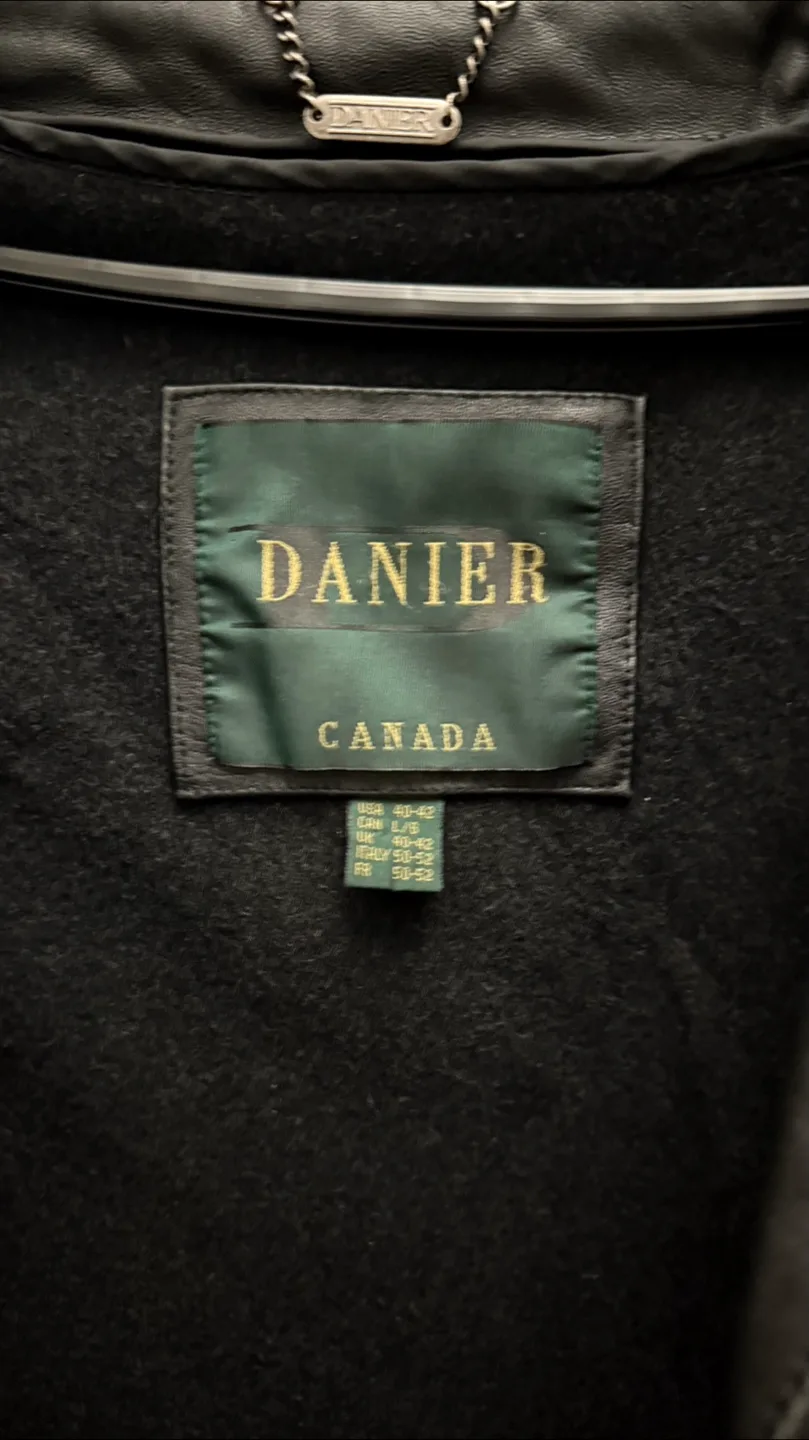 Danier Canada Black Leather Jacket image indicator(3)