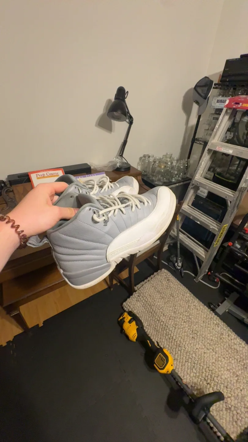 Jordan 12 Retro Grey/White, US 9.5 thumbnail