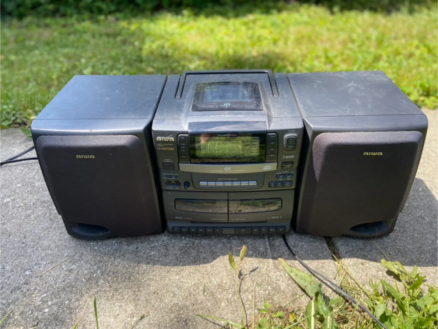 Aiwa CA-DW700M Stereo System thumbnail