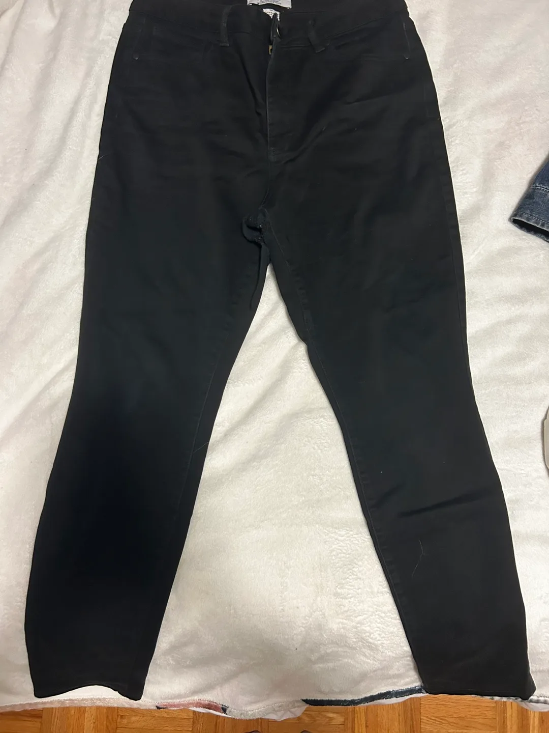 Black Pants thumbnail