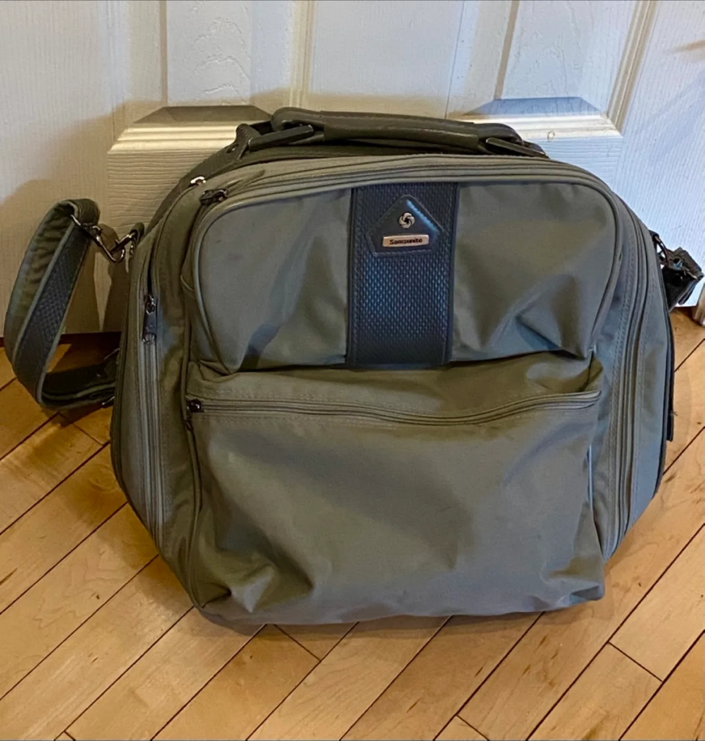 Samsonite Carry-On Travel Bag - Olive Green thumbnail