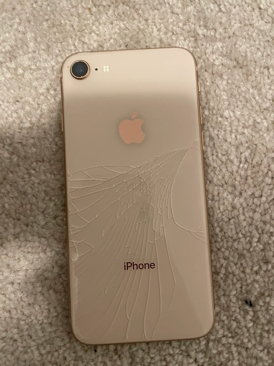 Cracked iPhone 8 - Gold thumbnail