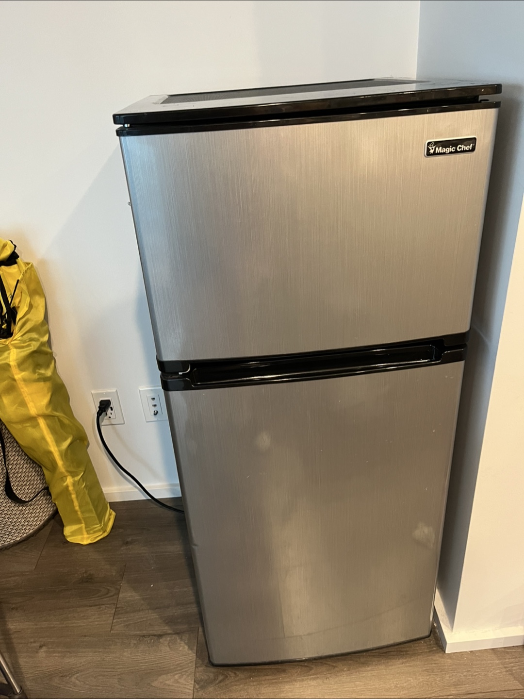 Magic Chef Mini Fridge - photo 3