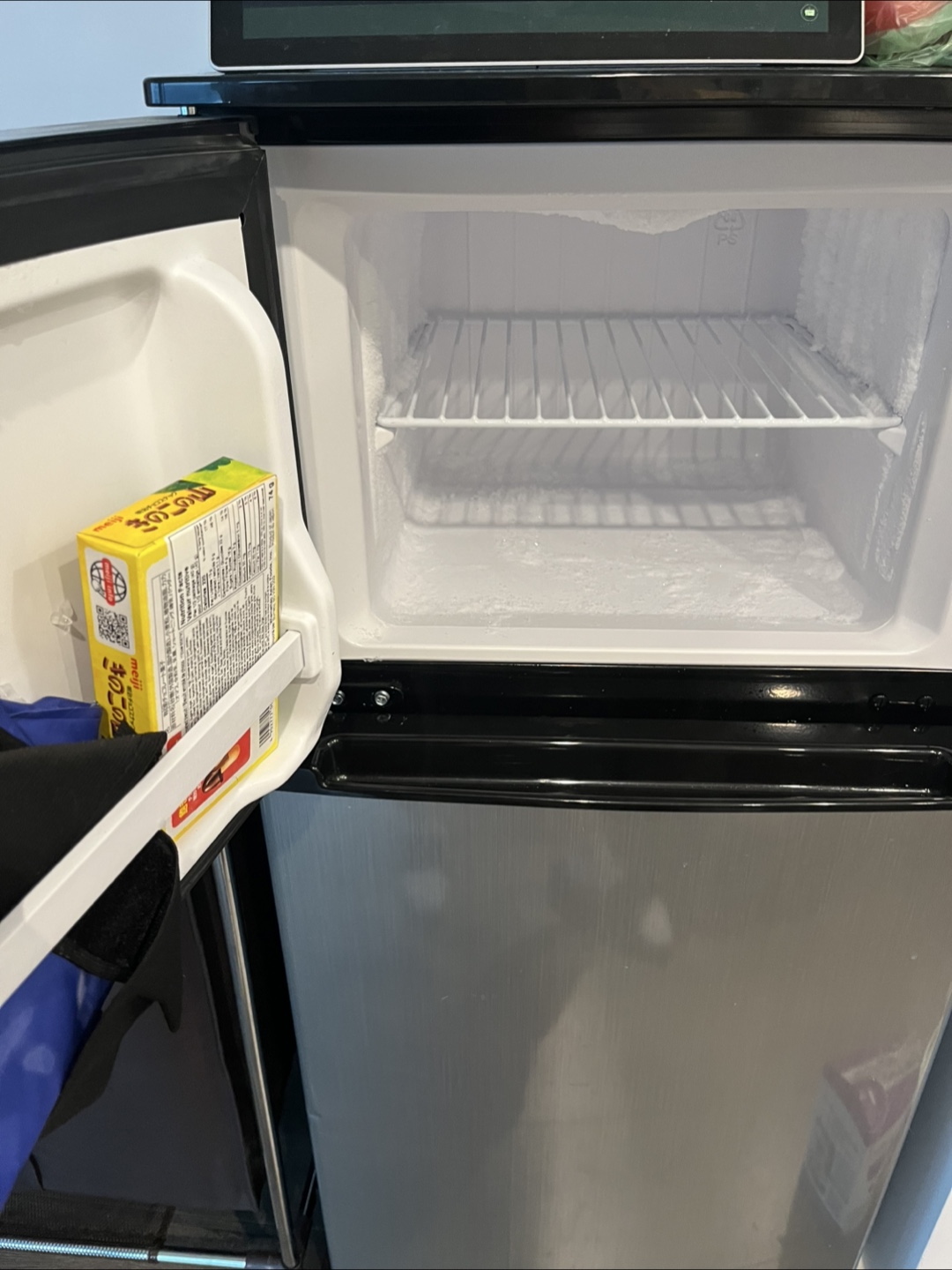 Magic Chef Mini Fridge - photo 2