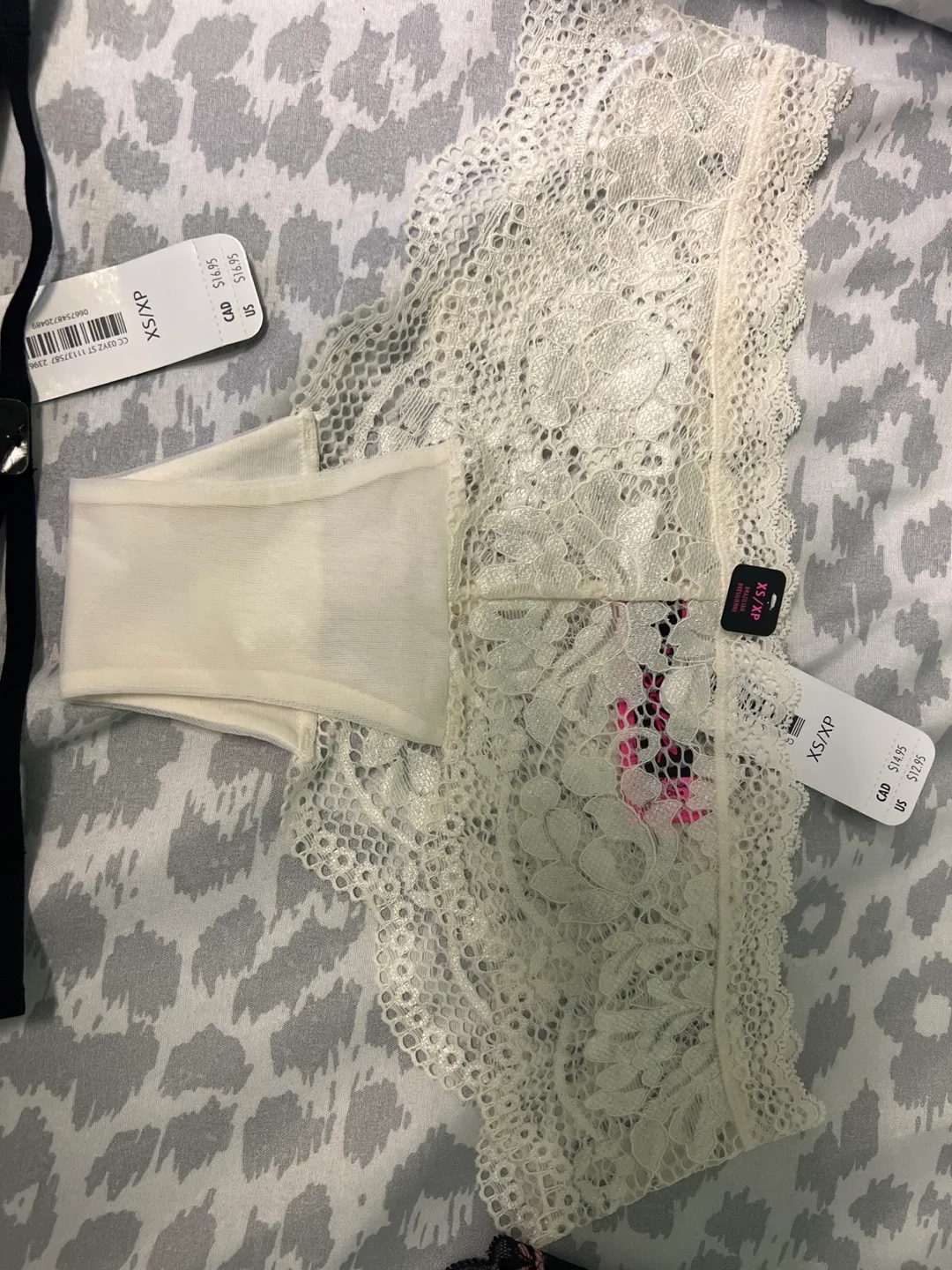 4 pairs La Senza Panties XS image indicator(3)