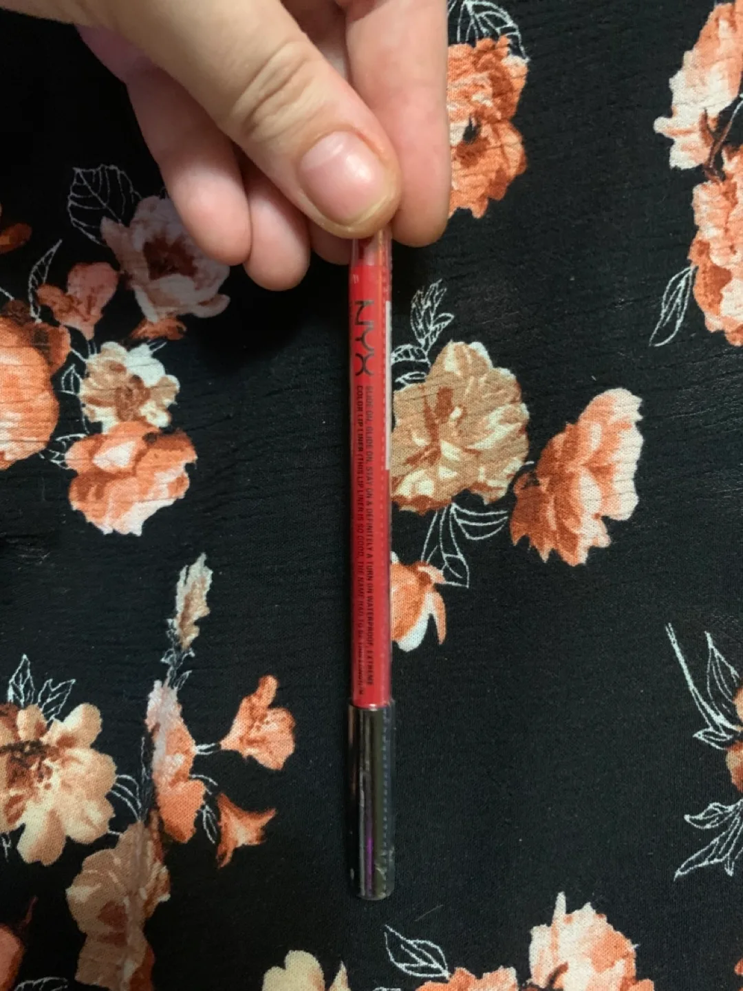 Revlon Ultra HD Vinyl Lip Polish & NYX Lip Liner image indicator(3)