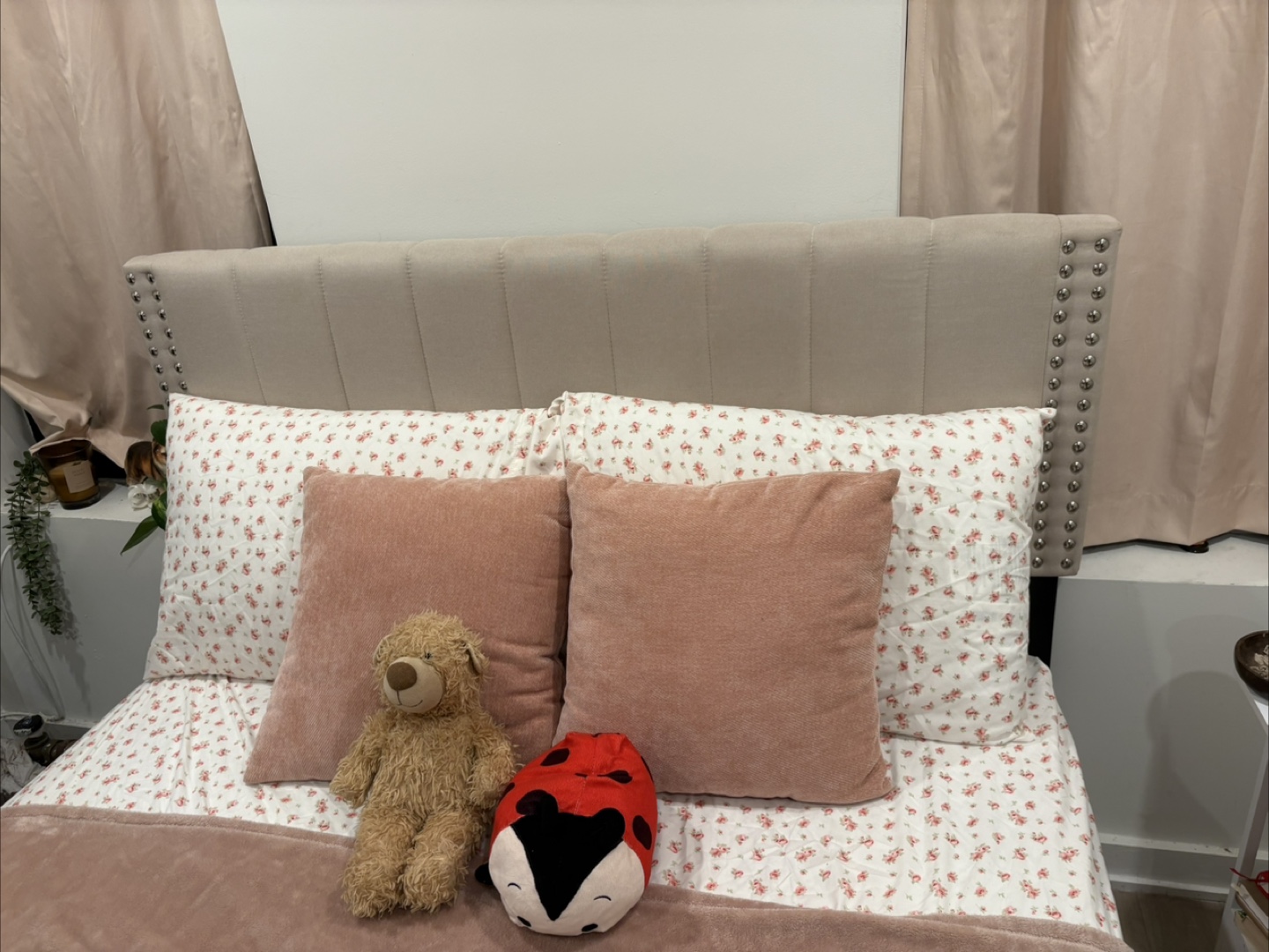 Full Bed (Mattress Included) - photo 2