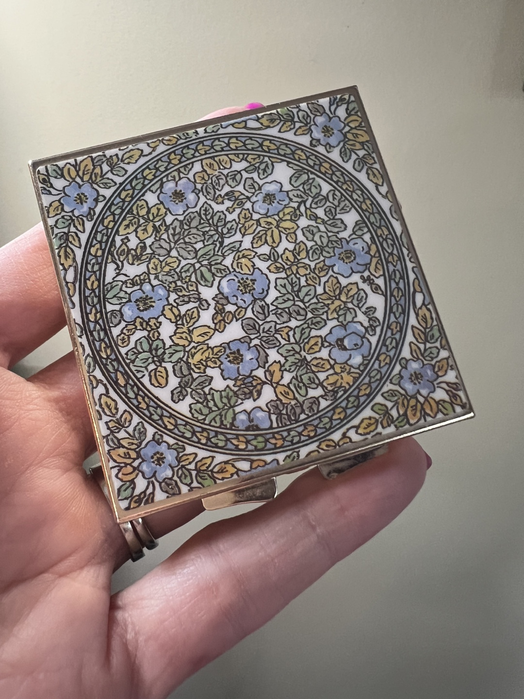 Vintage Compact Mirror - photo 2
