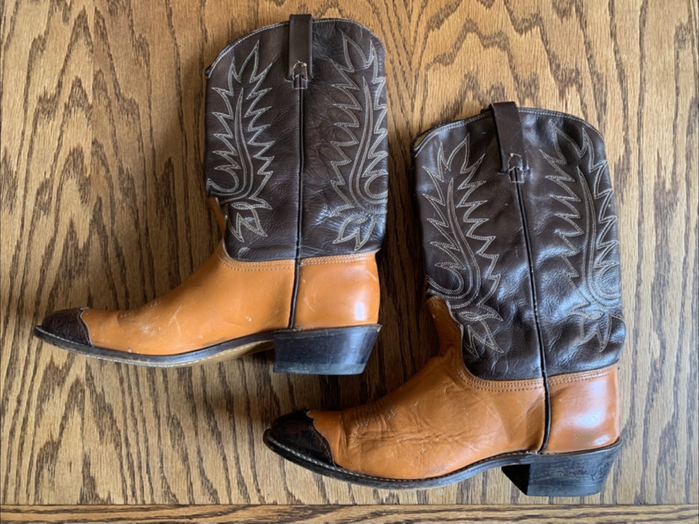 Women’s Acme Cowboy Boots - Brown & Tan size 9.5 - photo 2