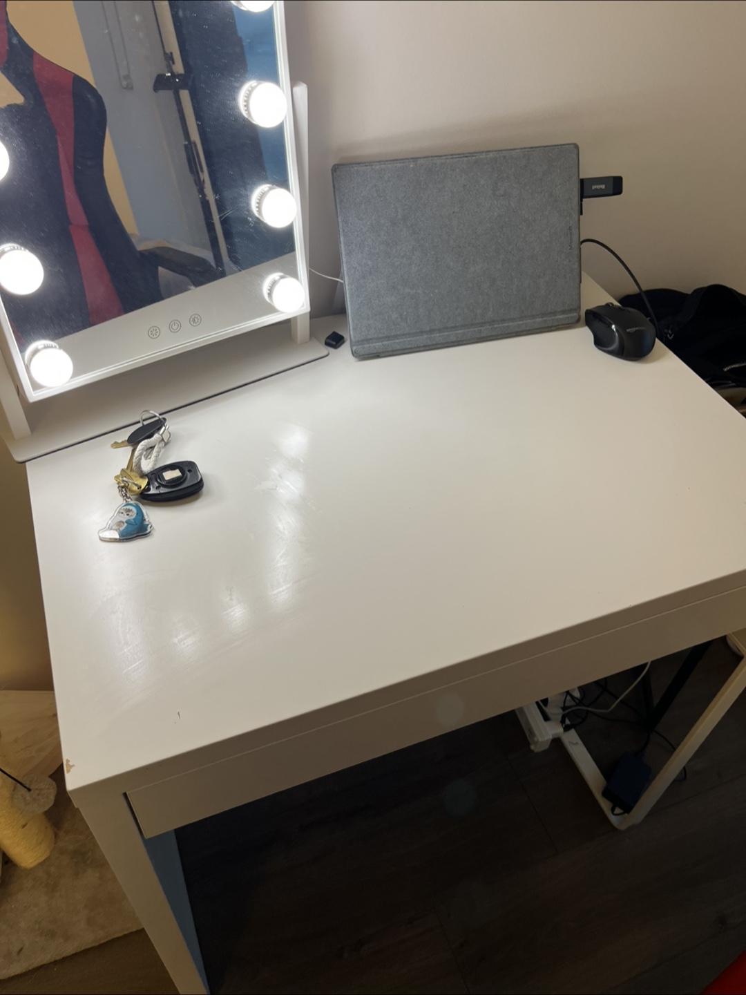 White Desk