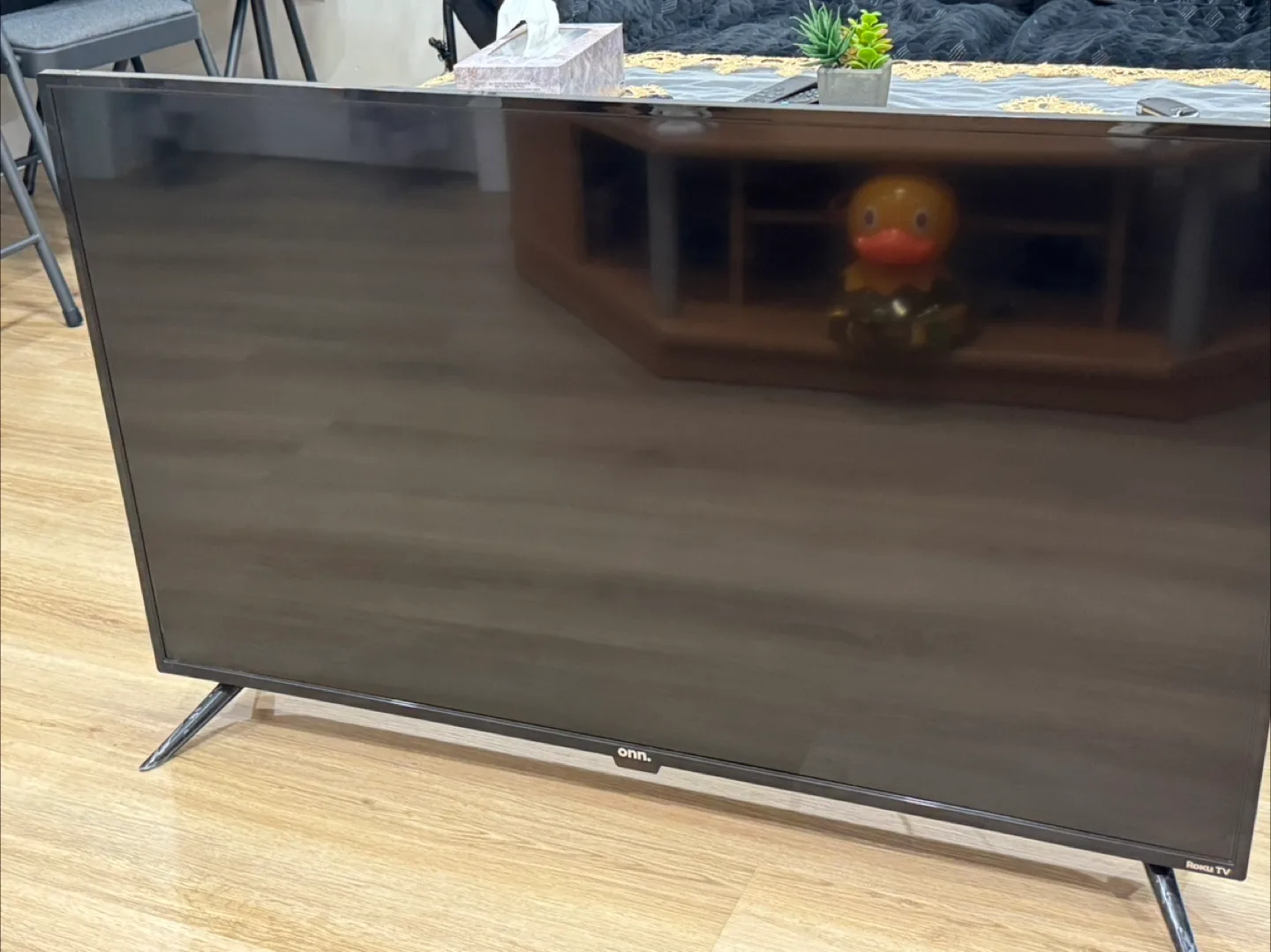 onn. Roku TV 43" 1080p HD image indicator(3)