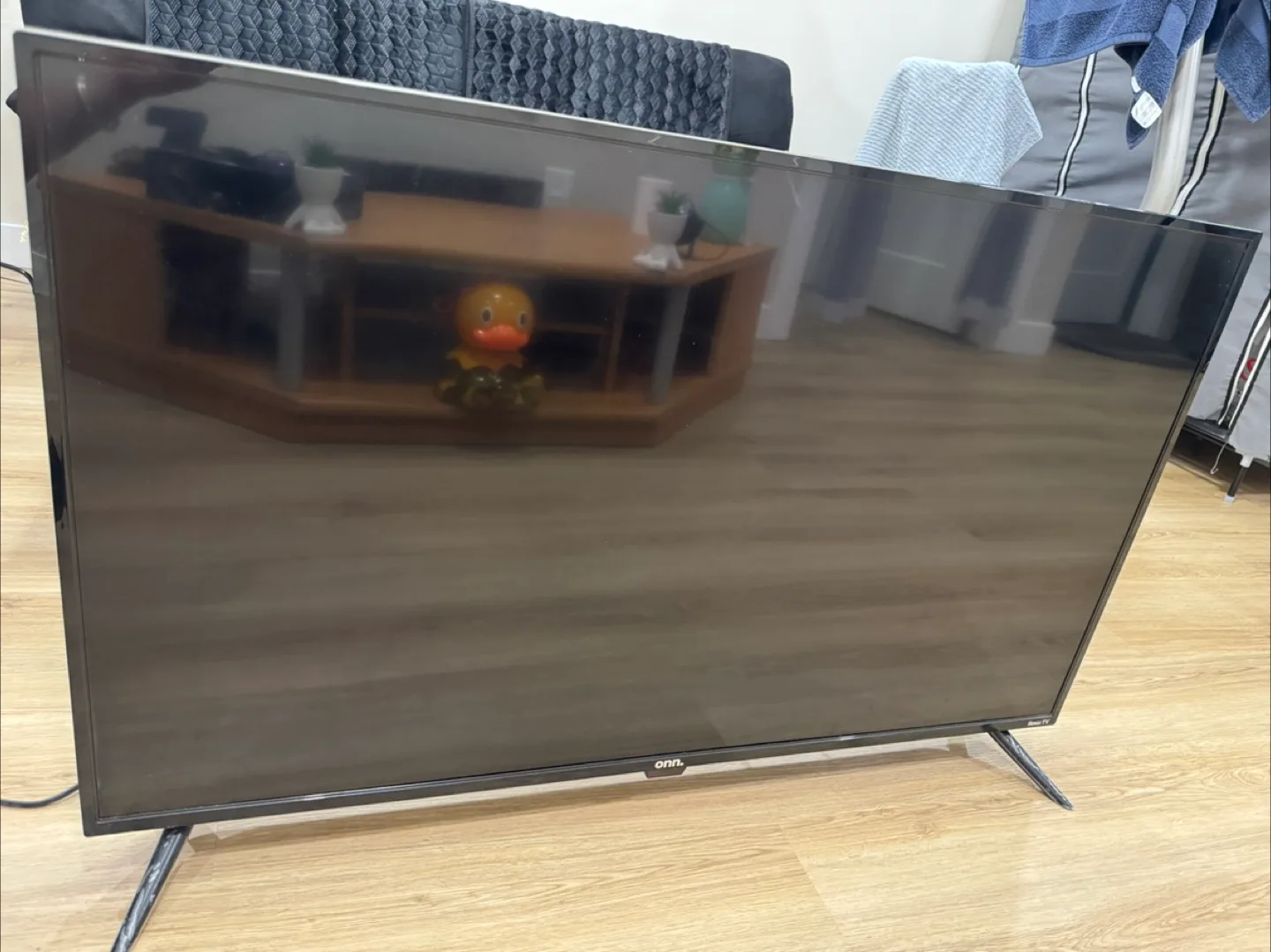 onn. Roku TV 43" 1080p HD image indicator(4)