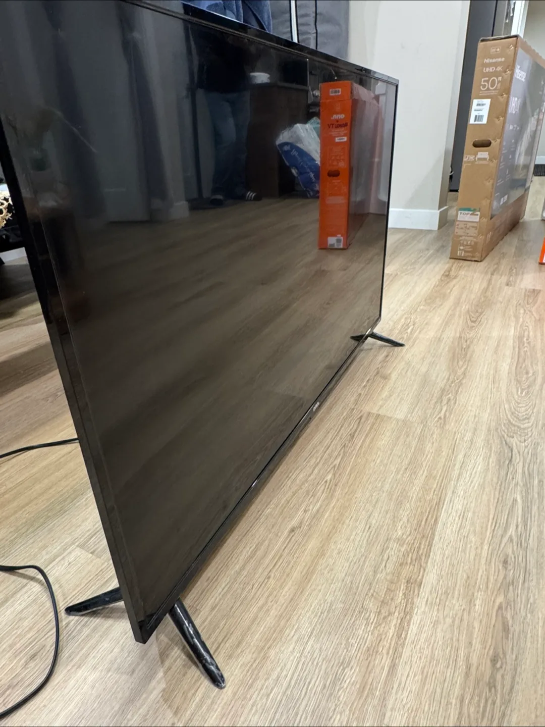 onn. Roku TV 43" 1080p HD image indicator(5)