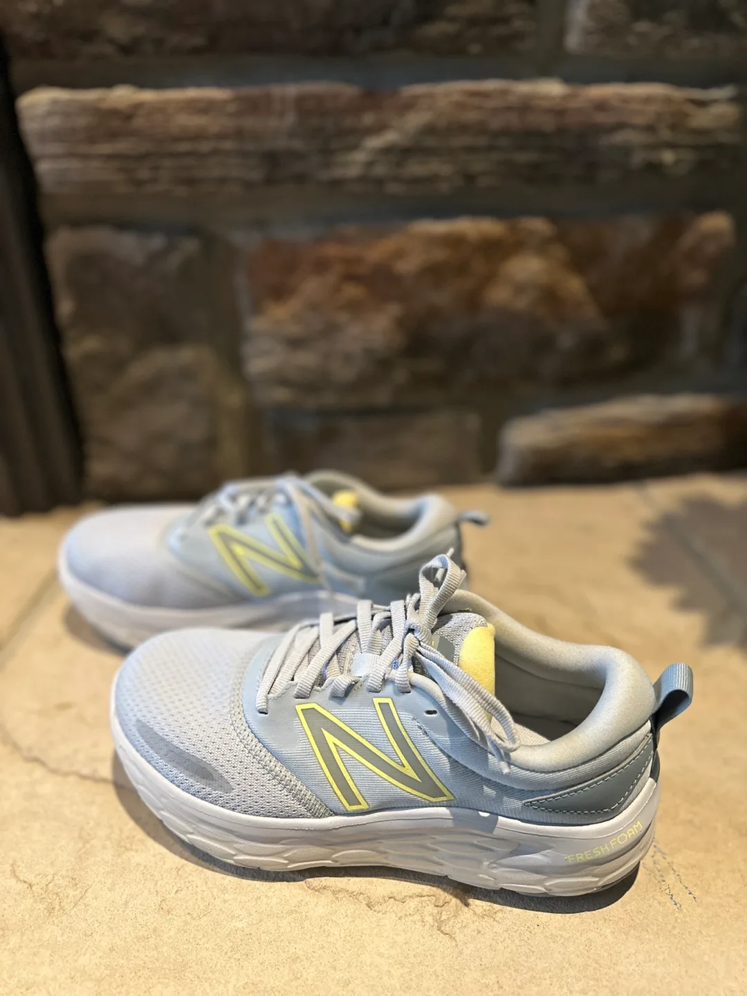 New Balance WLTOCY1 Women's Running Shoes - Size 7 thumbnail
