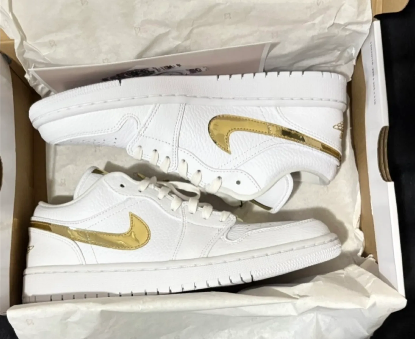 Women’s Jordan 1 Low SE-White Metallic Gold -Size 7.5 Women image indicator(3)